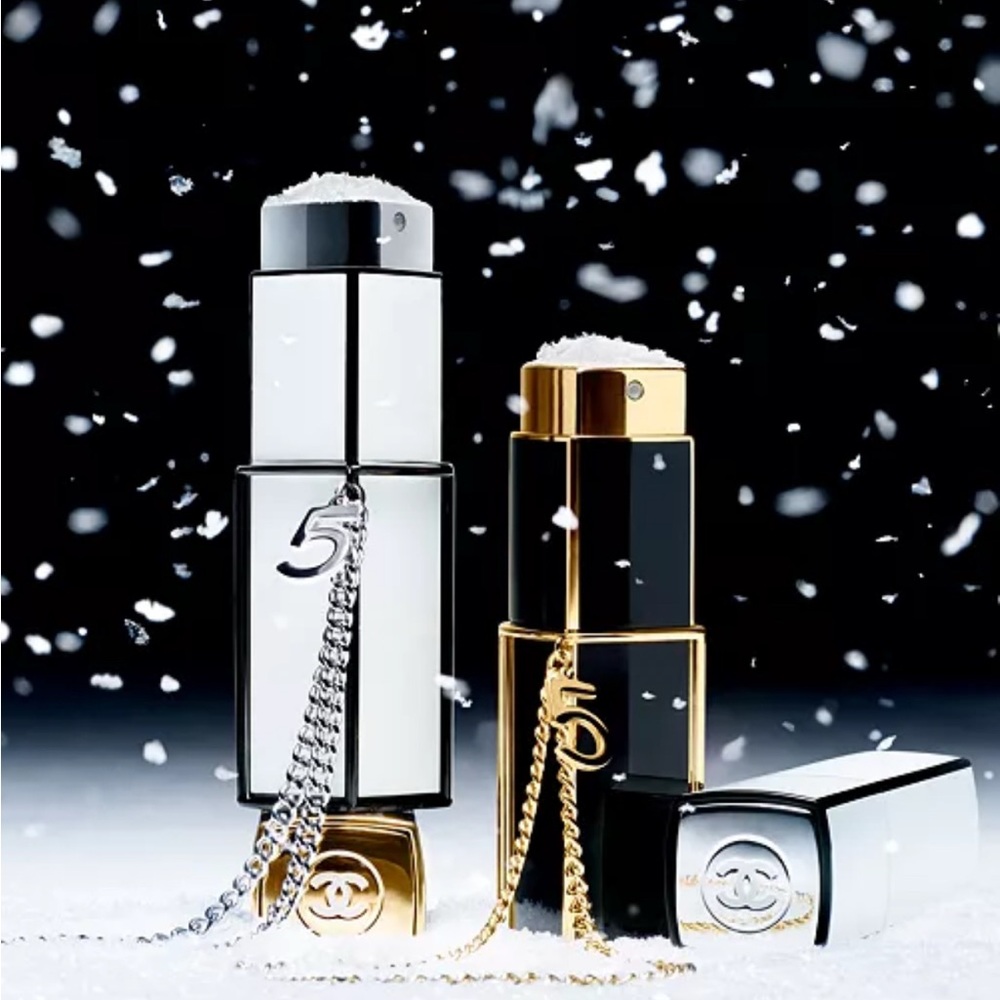 Chanel N°5 L'EAU
Eau de Toilette Refillable Purse Spray Set